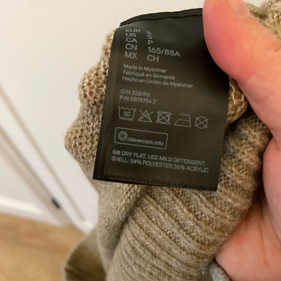 H&M camel sweater - Picture 4 of 5